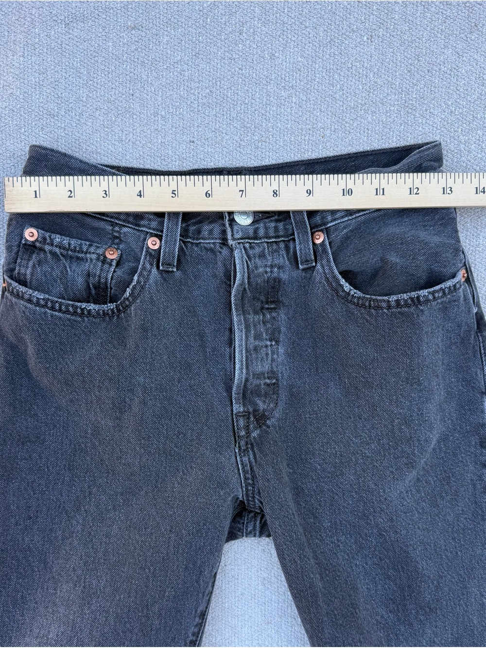 Levi's Women's Black Wide-Leg Raw Hem Jeans - Picture 4 of 9